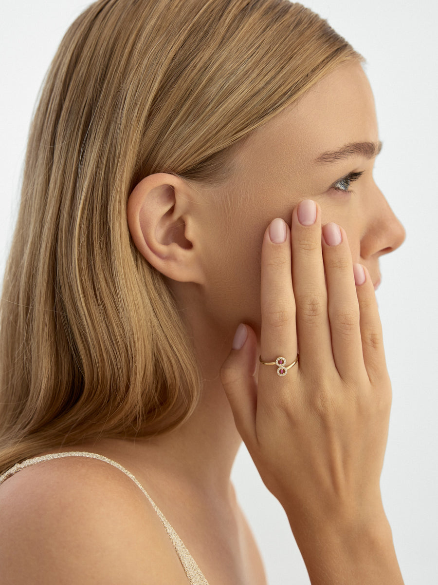 Double Baguette Round-Cut Stone Minimal Ring in 14K Gold