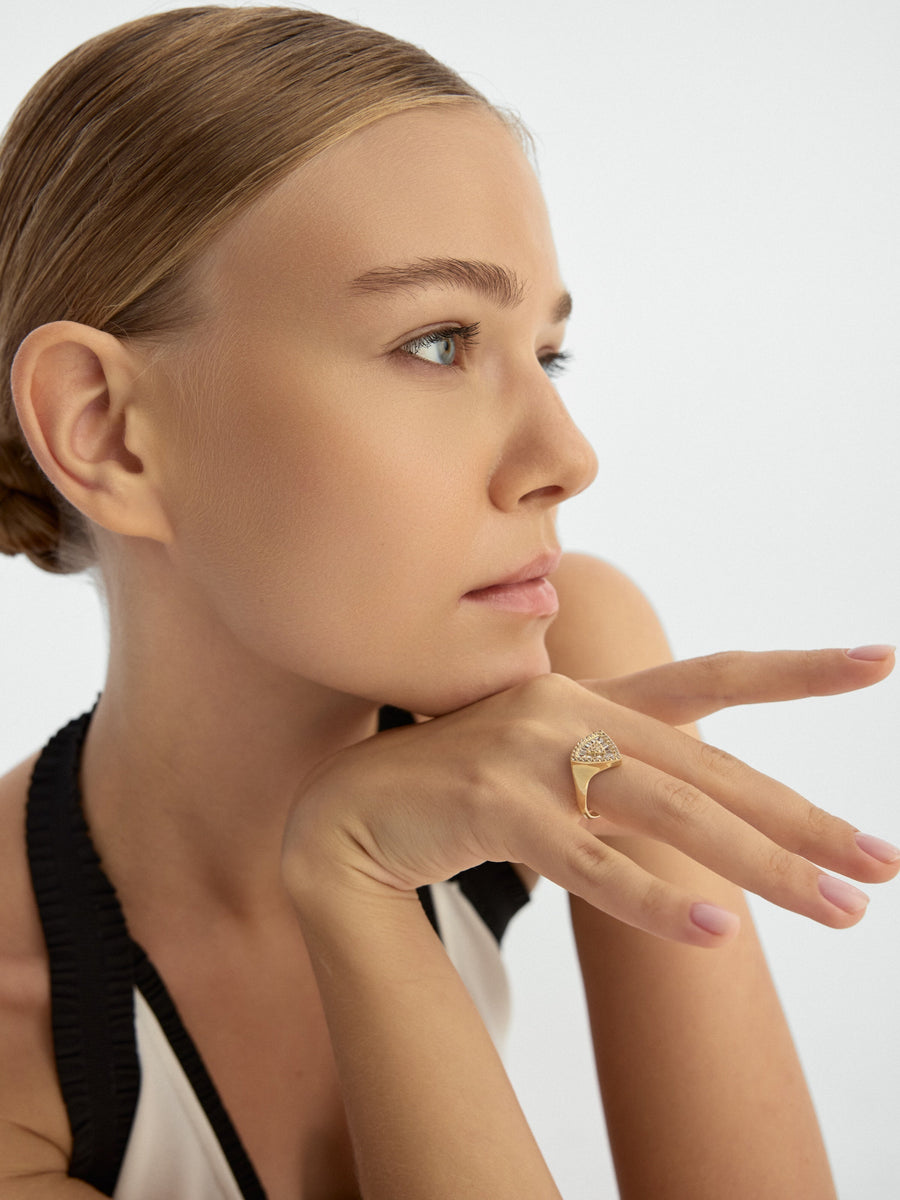 Triangle Form Baguette & Round-Cut Stone Ring in 14K Gold