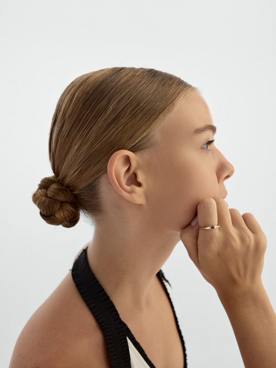 Sapphire-Inspired Baguette Stone Minimal Ring in 14K Gold