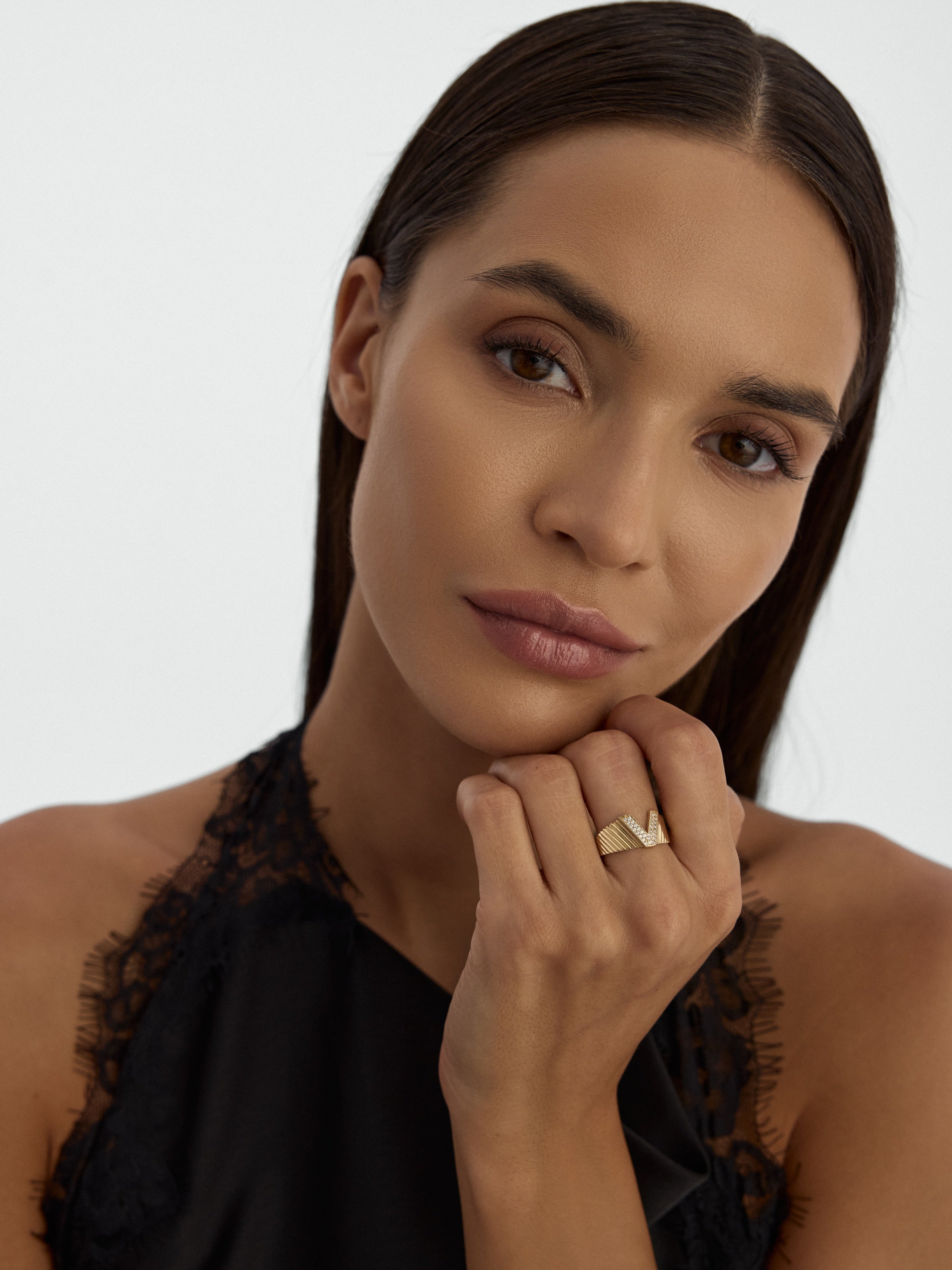 V-Shaped Stone-Set Ring in 14K Gold
