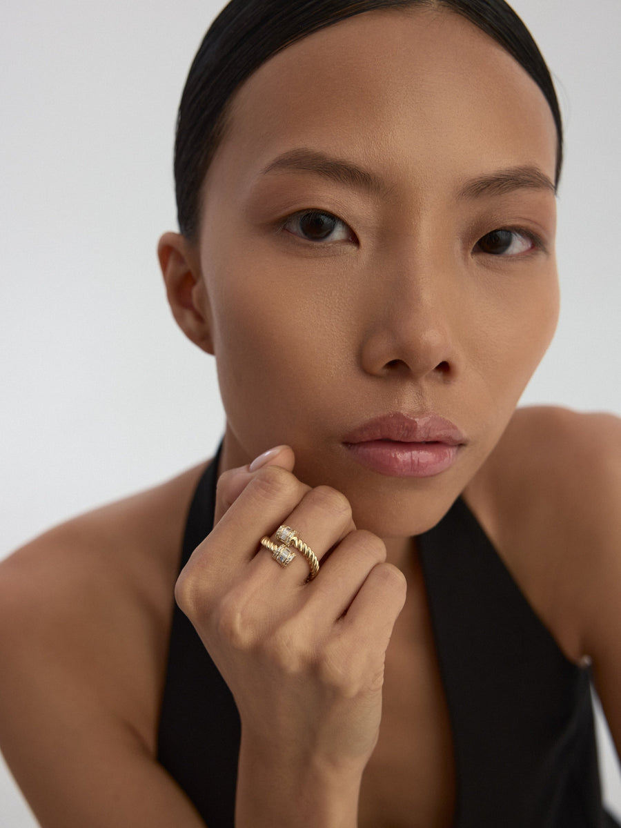 Baguette Stone Rope Form Ring in 14K Gold