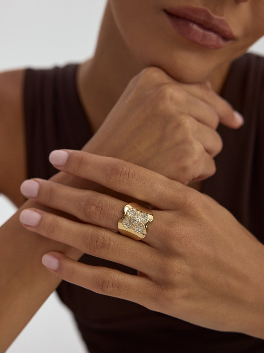 Flower Motif Sparkling Ring in 14K Gold