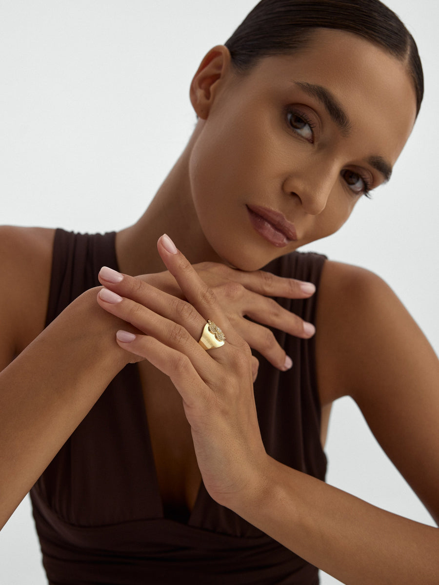 Flower Motif Sparkling Ring in 14K Gold