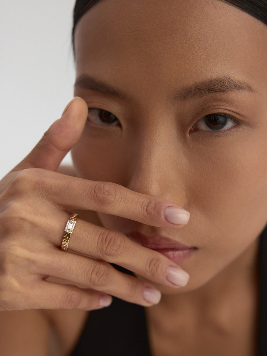 Baguette Stone Gourmette Chain Ring in 14K Gold