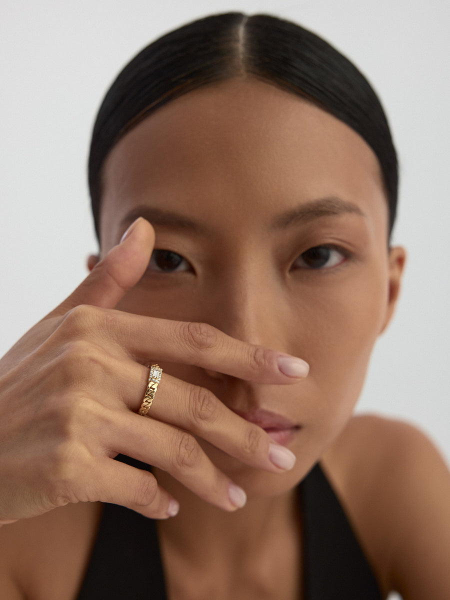 Baguette Stone Gourmette Chain Ring in 14K Gold