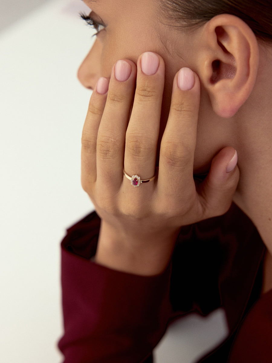 Oval Ruby-Inspired Stone Vintage Ring in 14K Gold