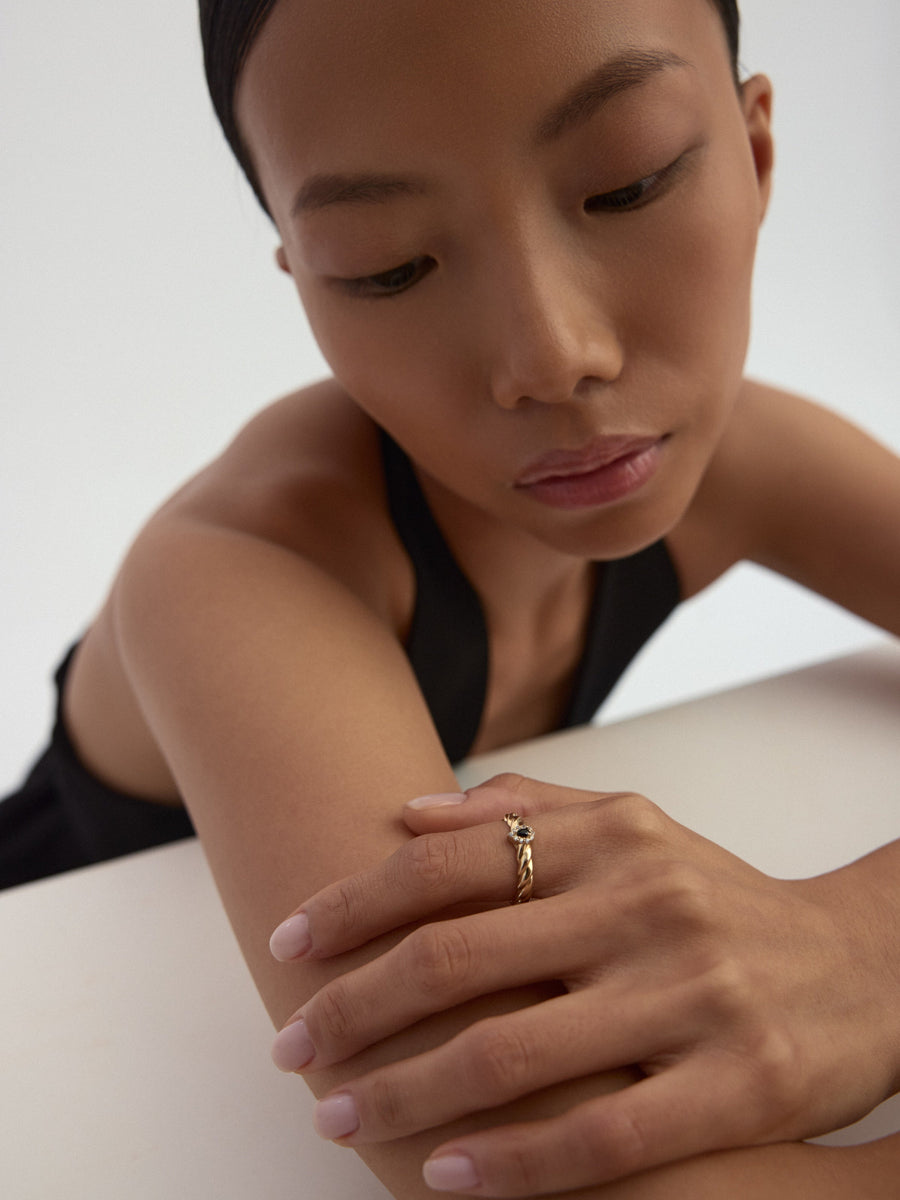 Drop Black Stone Twisted Form Ring in 14K Gold