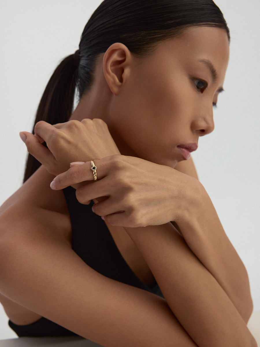 Drop Black Stone Twisted Form Ring in 14K Gold