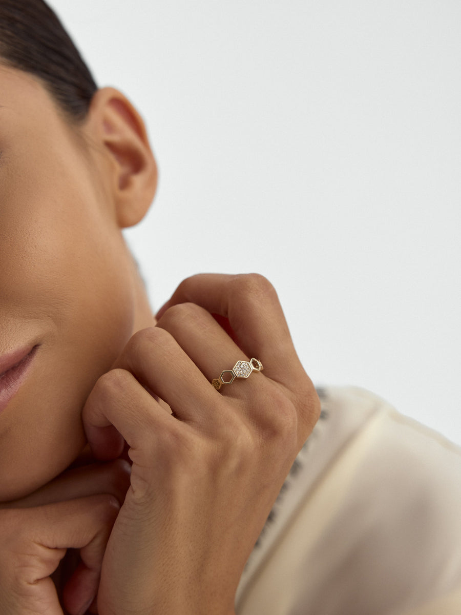 Honeycomb Motif Stone Ring in 14K Gold