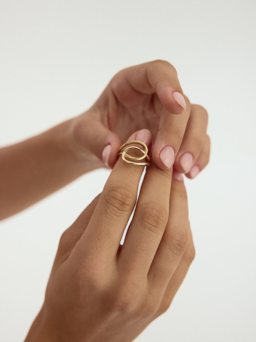 Infinity Knot Form Ring in 14K Gold