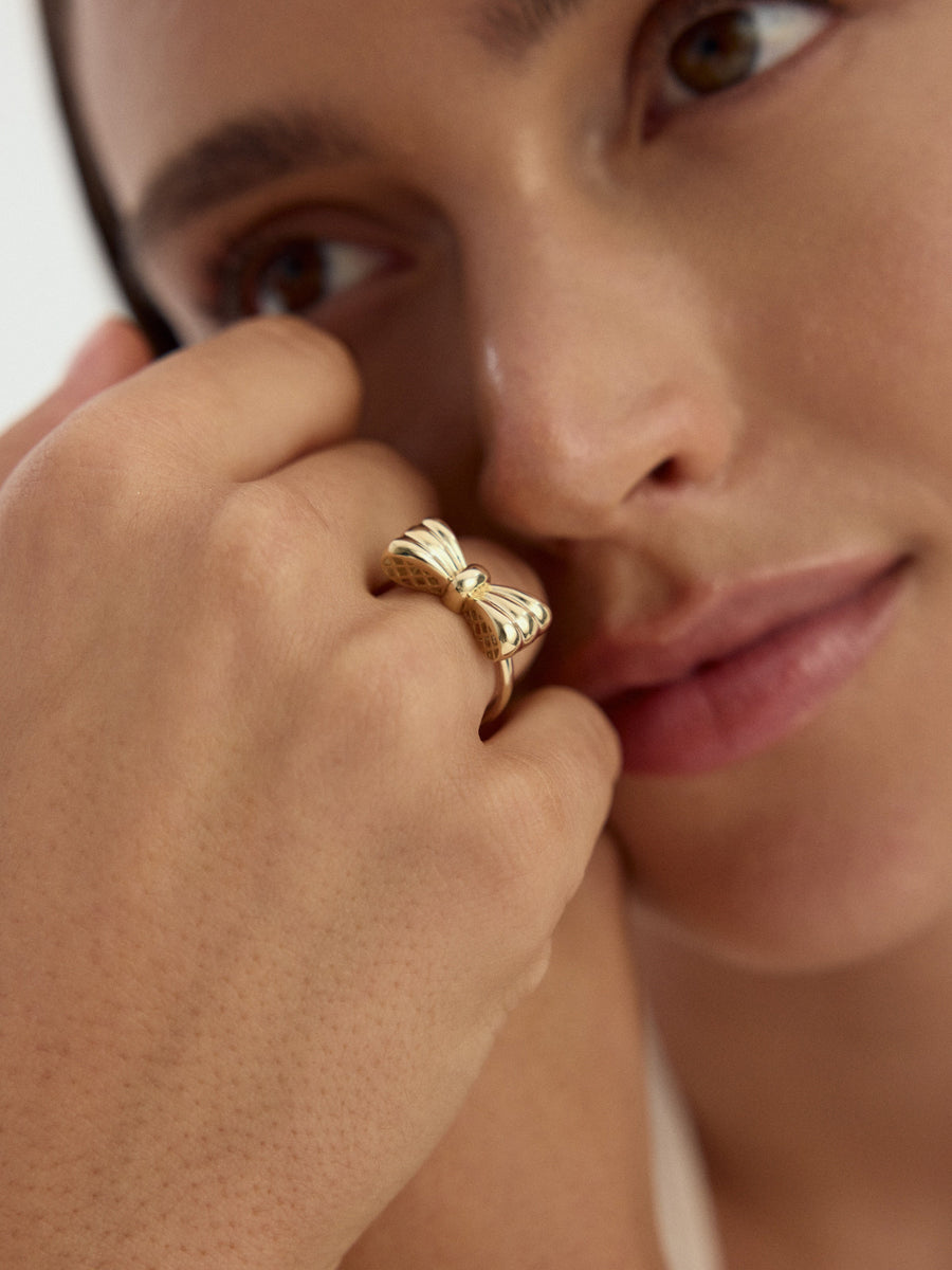 Bow Form Ring in 14K Gold