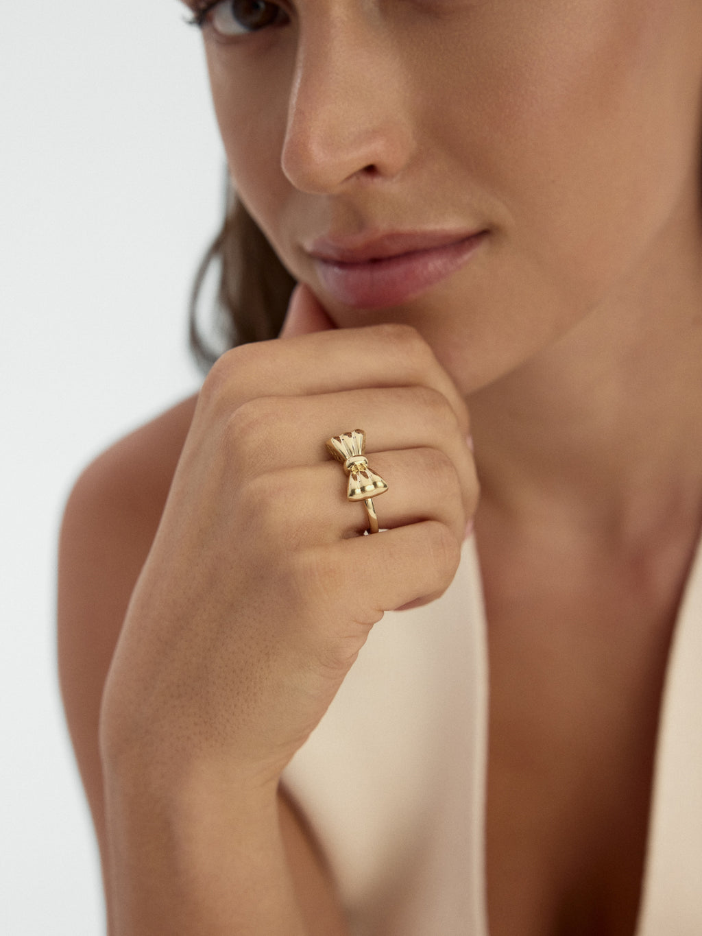 Bow Form Ring in 14K Gold