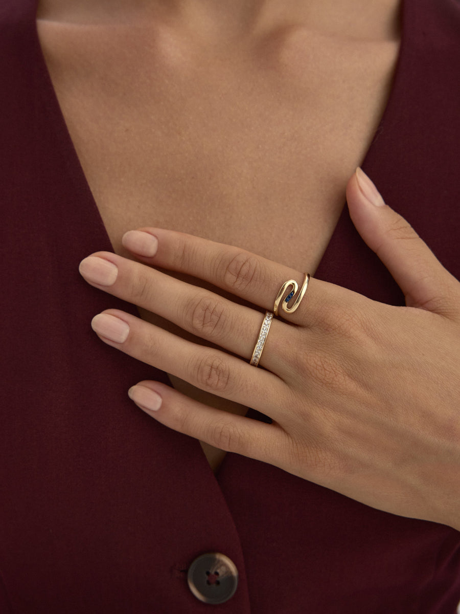 Mother of Pearl Form Sapphire-Inspired Stone Ring in 14K Gold