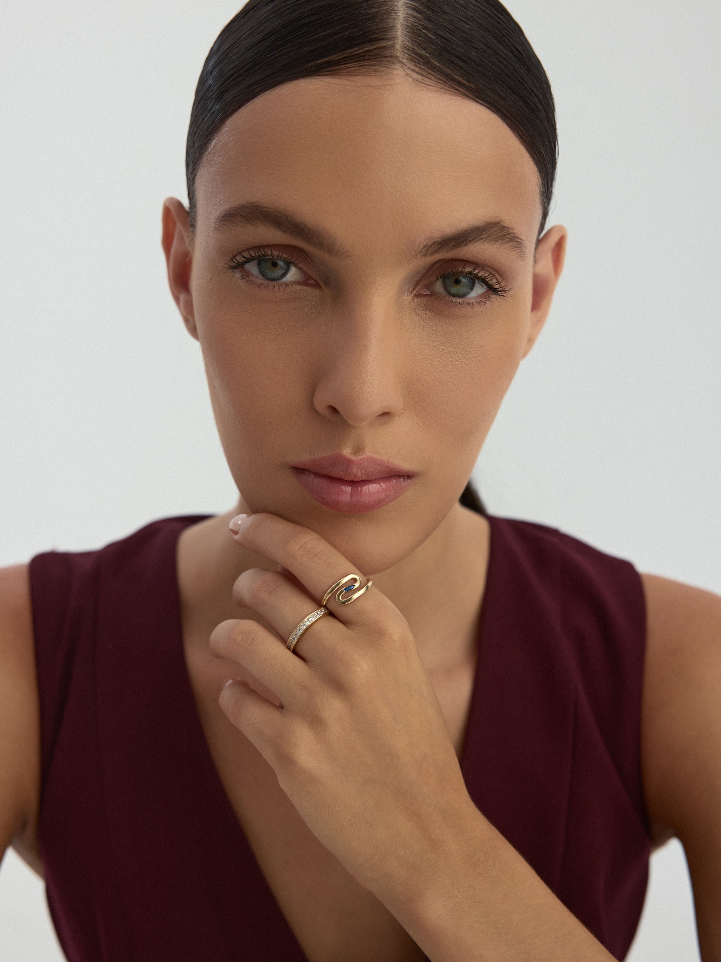 Mother of Pearl Form Sapphire-Inspired Stone Ring in 14K Gold