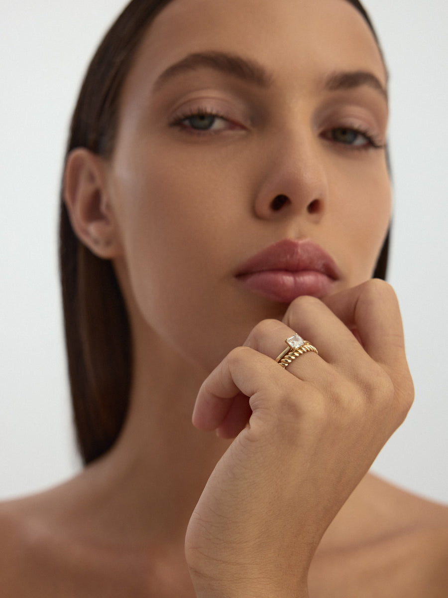 Prenses Cut Solitaire Minimal Ring in 14K Gold