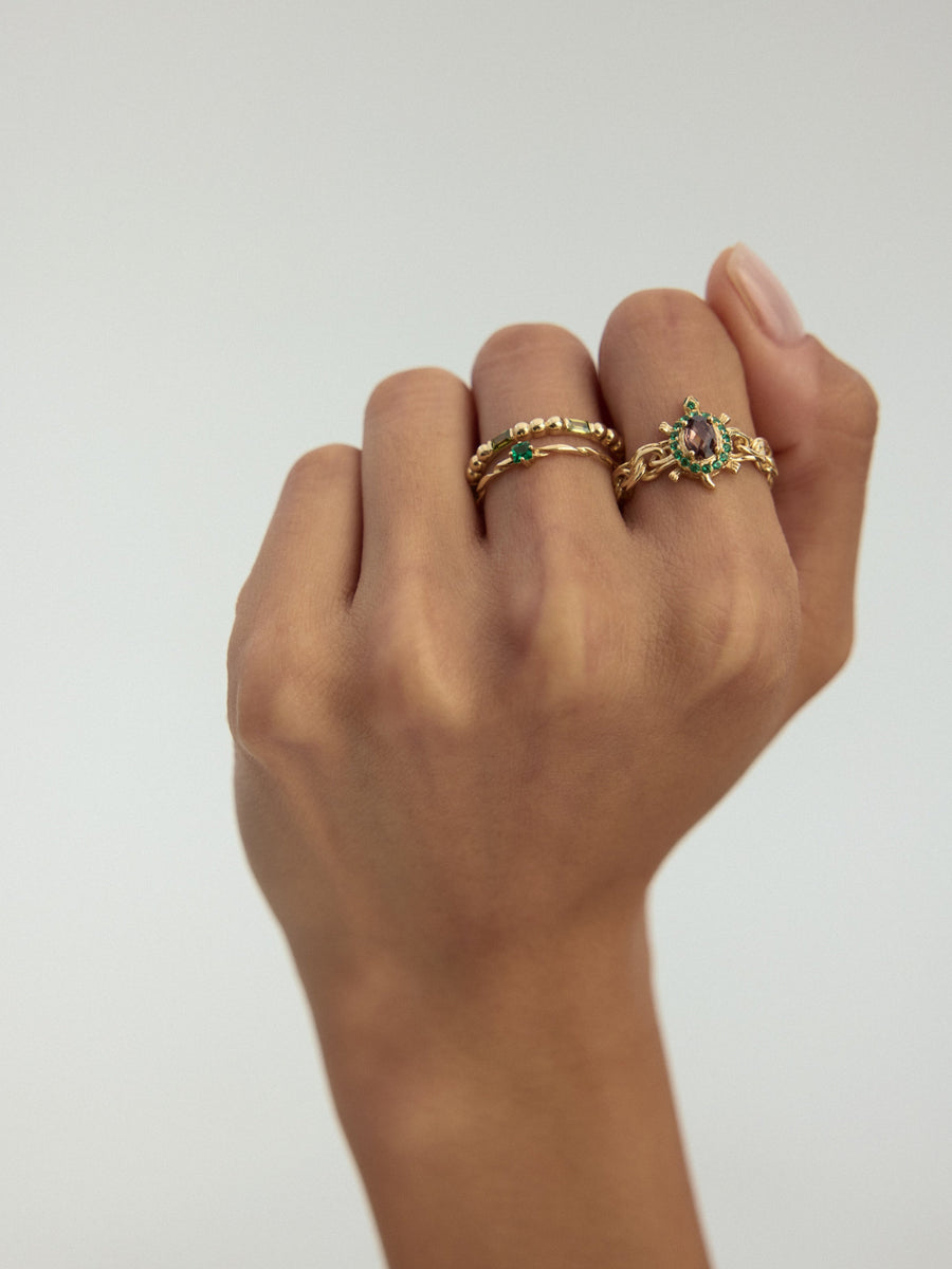 Princess Cut Emerald Green Stone Twisted Ring in 14K Gold