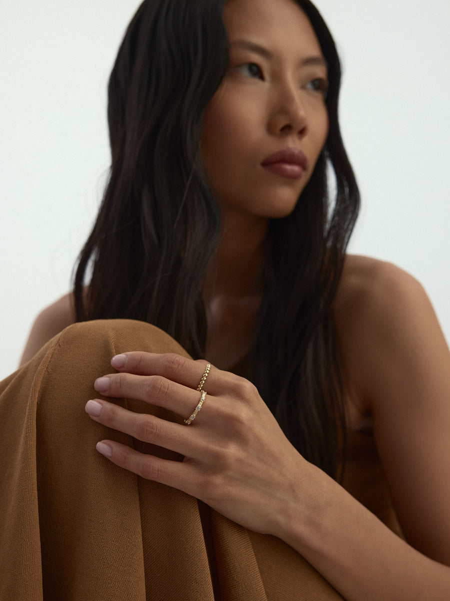 Round Stone-Set Ring in 14K Gold