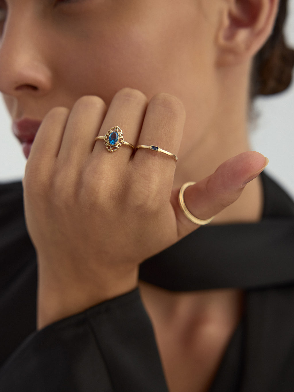 Sapphire-Inspired Baguette Stone Minimal Ring in 14K Gold