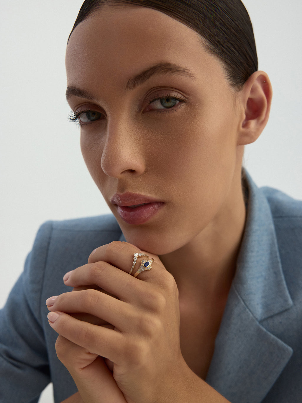 V-Shaped Sparkling Ring in 14K Gold