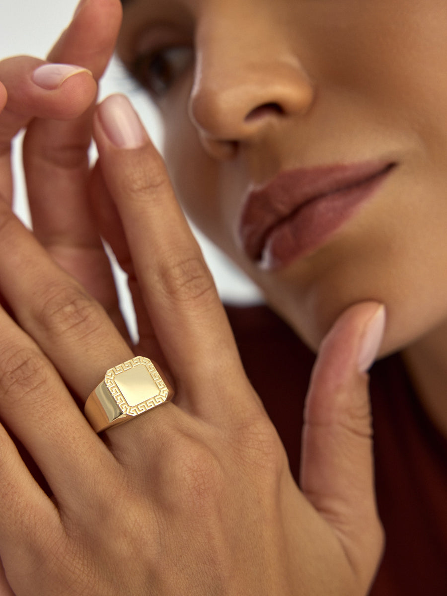 Grek Patterned Classic Ring in 14K Gold