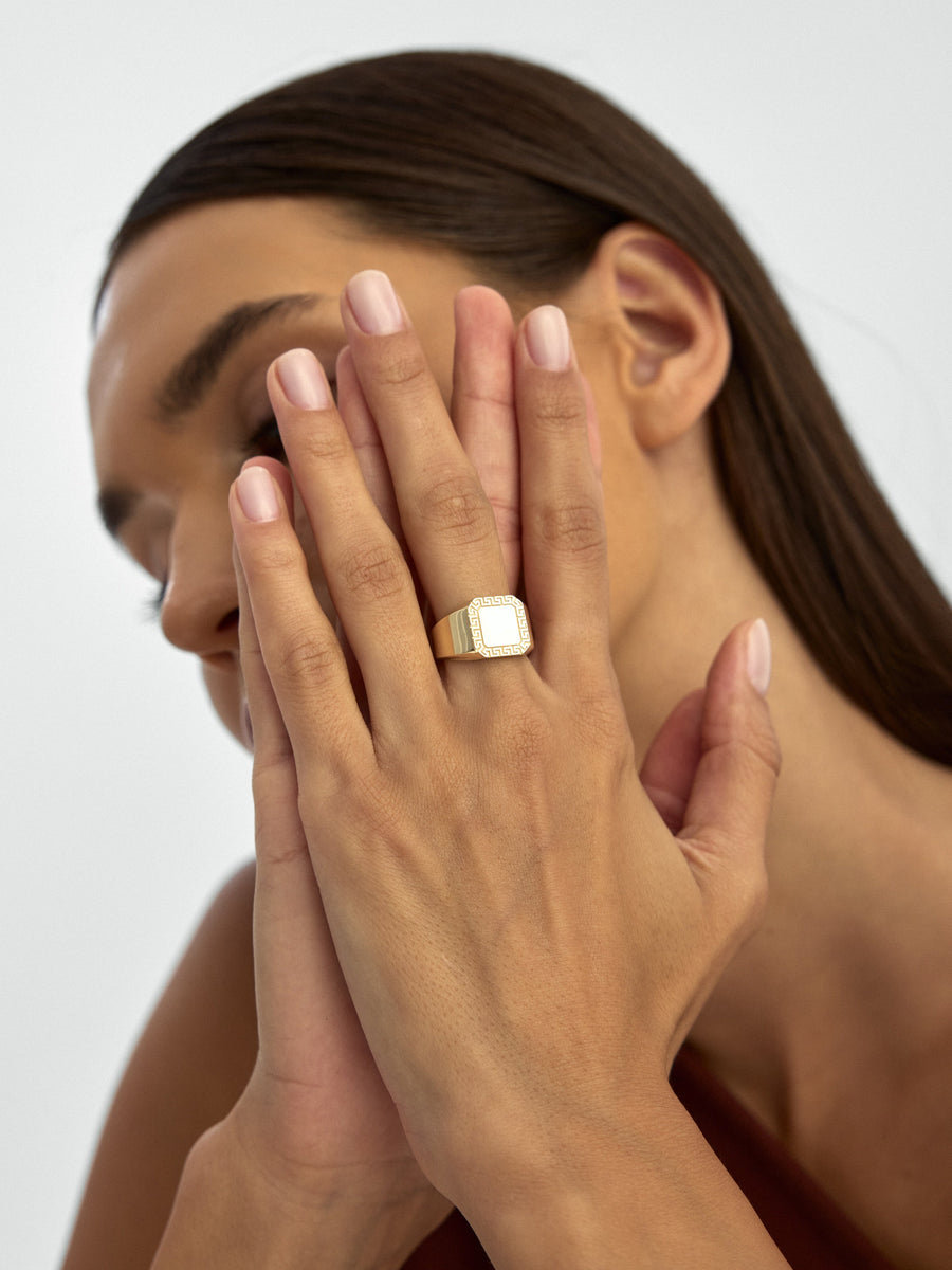 Grek Patterned Classic Ring in 14K Gold