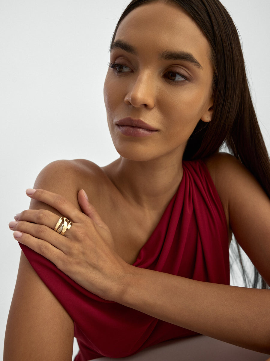Cross Band Sparkling Ring in 14K Gold