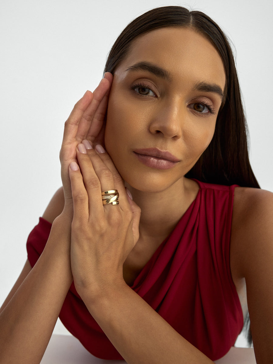 Cross Band Sparkling Ring in 14K Gold