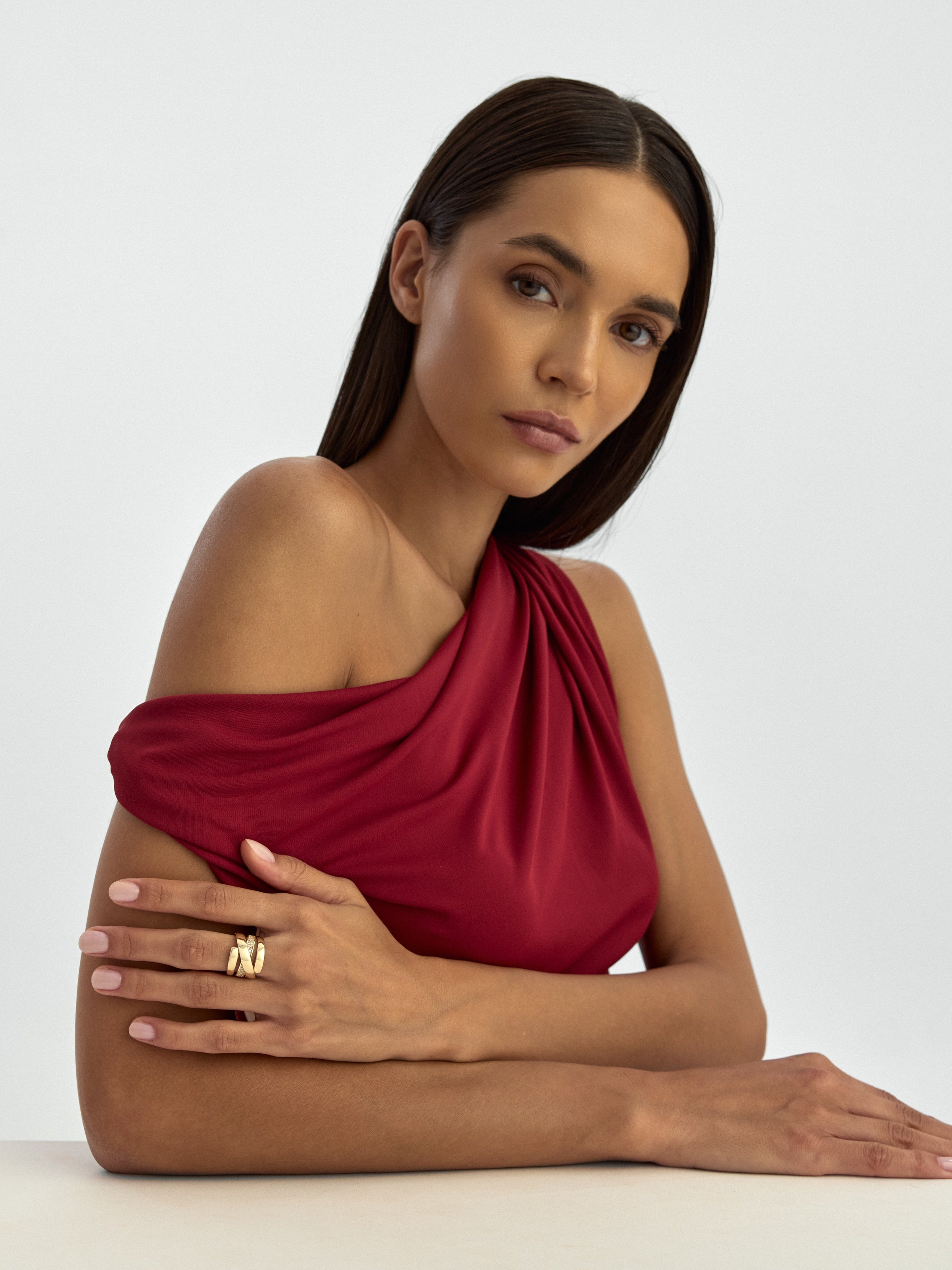 Cross Band Sparkling Ring in 14K Gold