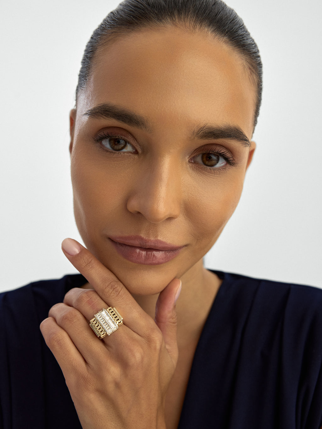 Baguette Stone Chain Form Ring in 14K Gold