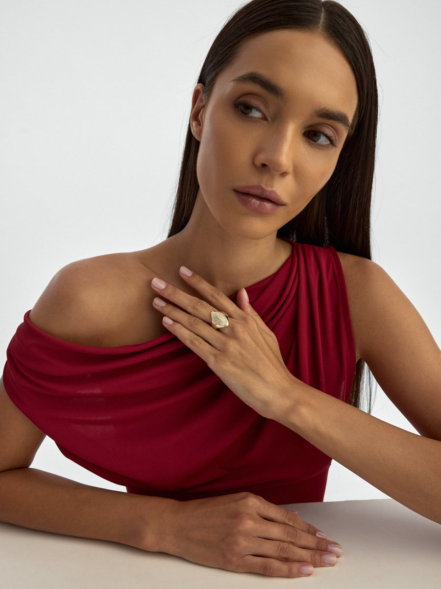 Baguette & Round-Cut Stone Oval Form Ring in 14K Gold