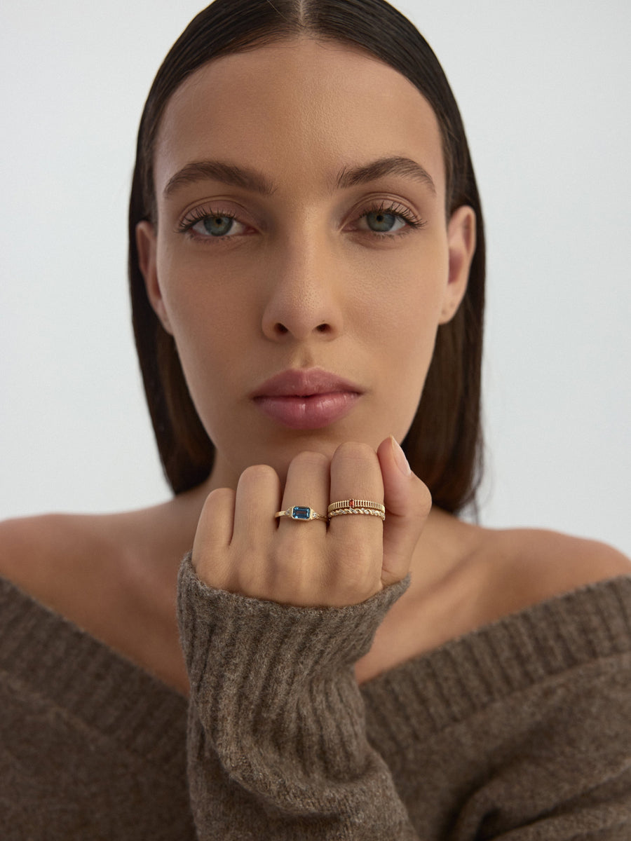 Blue Stone Vintage Ring in 14K Gold