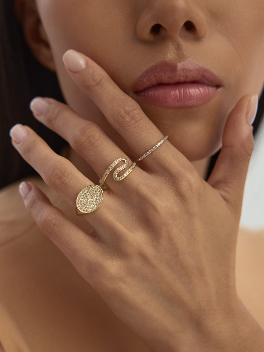 Curved Diamond-Inspired Ring in 14K Gold
