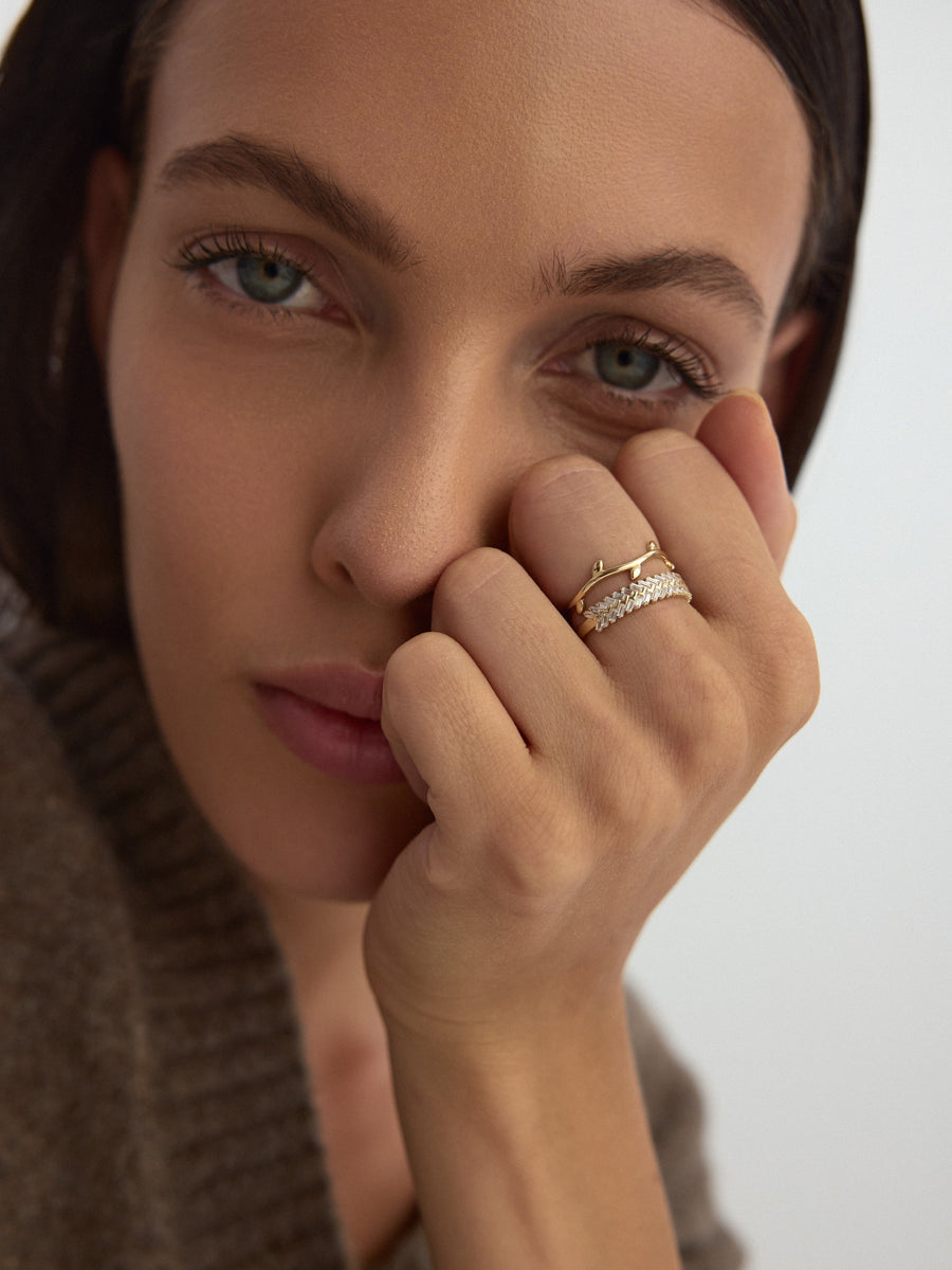 Cross Baguette Stone Ring in 14K Gold