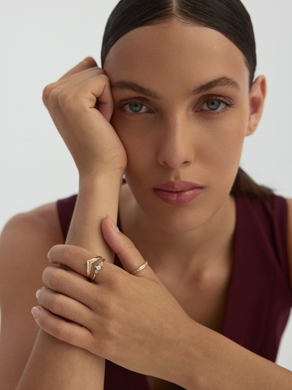 Kanal Row Baguette Stone Ring in 14K Gold