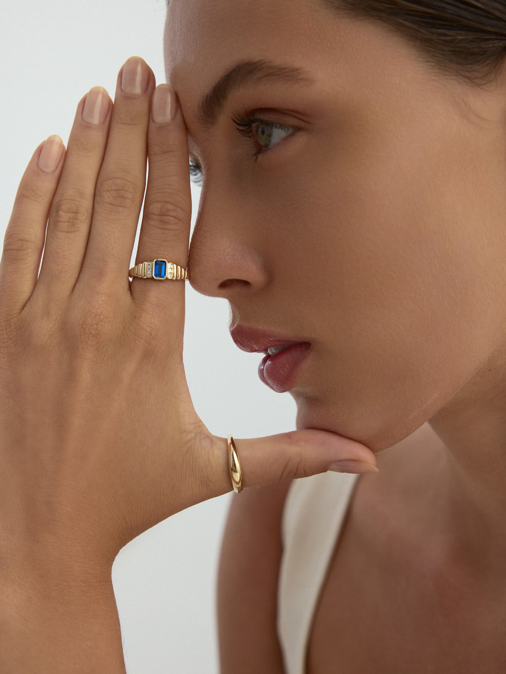 Baguette Cut Navy Blue Stone Ring in 14K Gold