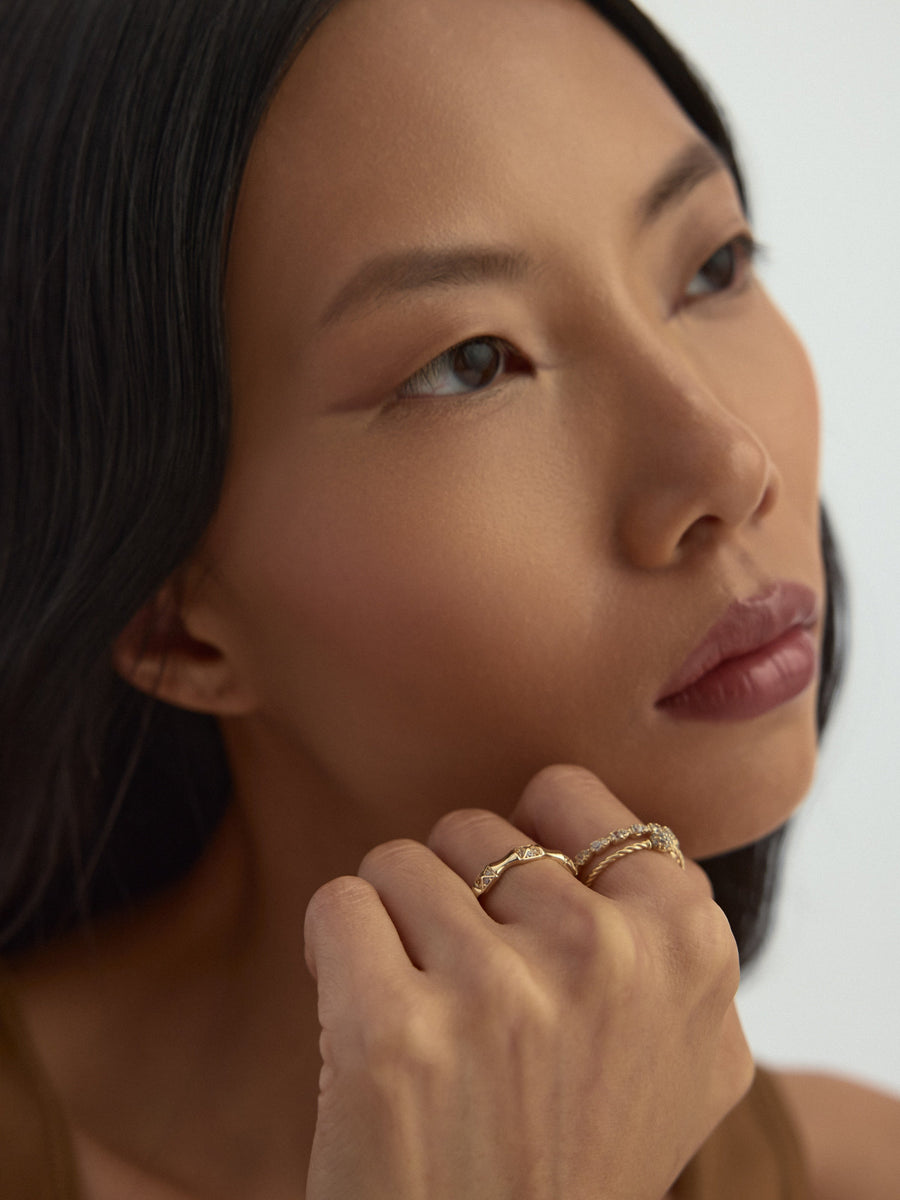 Round-Cut Stone Eternity Ring in 14K Gold