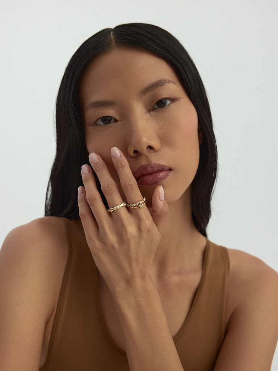 Flower Motif Twisted Body Ring in 14K Gold