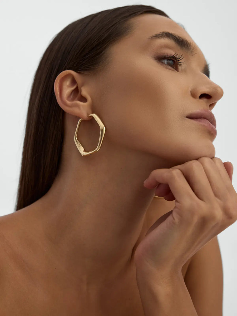 Hexagonal Form Earrings in 14K Gold