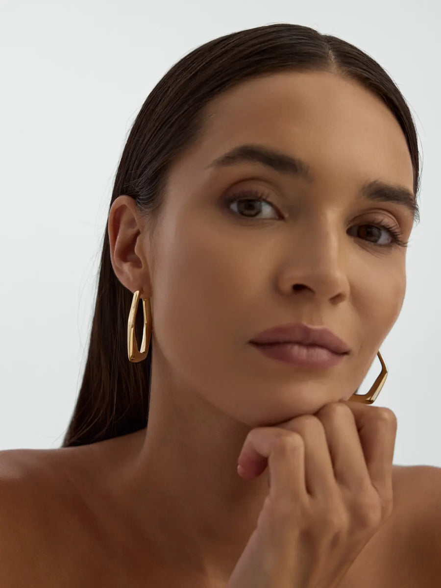 Hexagonal Form Earrings in 14K Gold