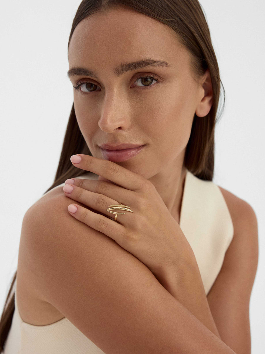 Asymmetric Claw Form Stone Ring in 14K Gold