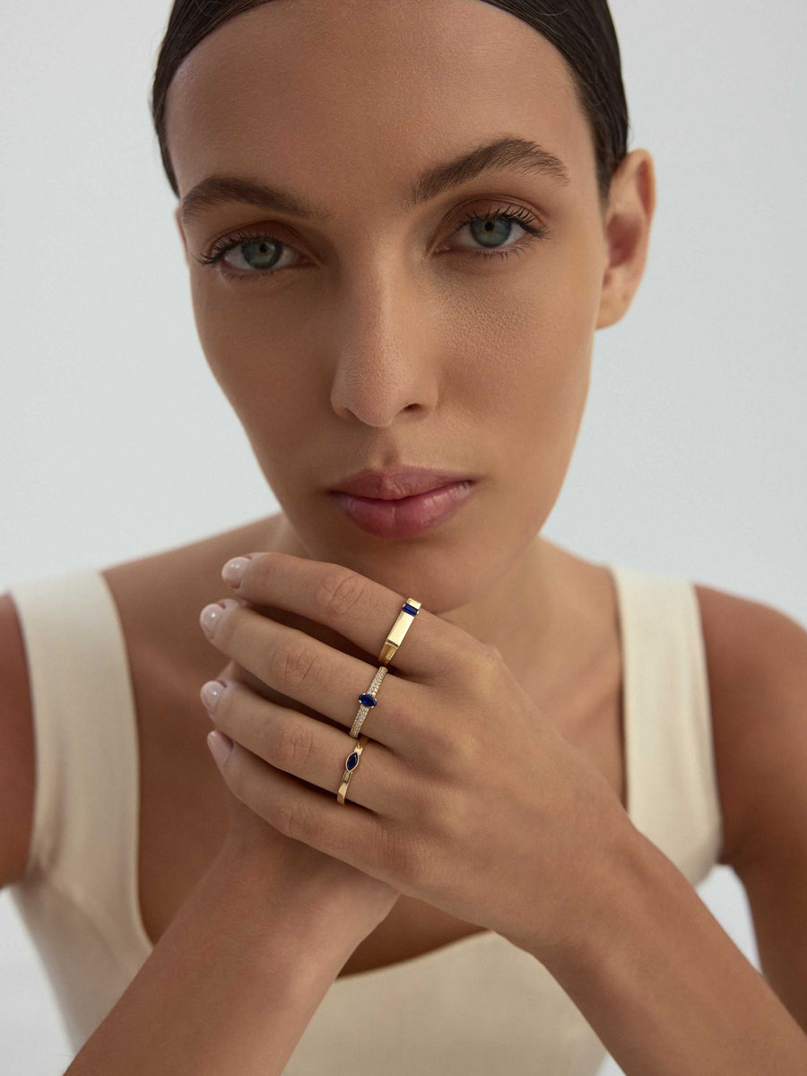 Baguette Cut Navy Blue Stone Minimal Ring in 14K Gold