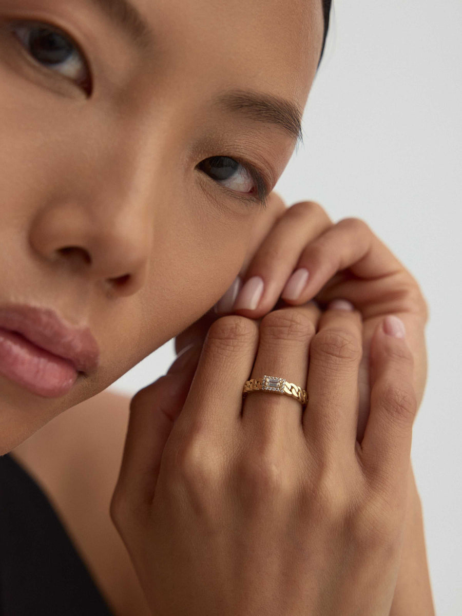 Baguette Stone Gourmette Chain Ring in 14K Gold
