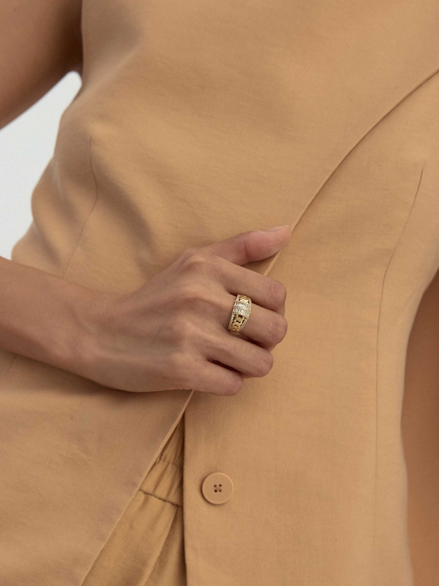 Baguette Stone Chain Form Ring in 14K Gold
