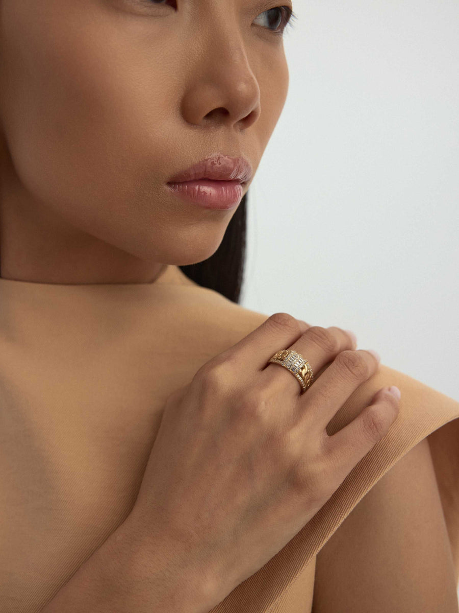 Baguette Stone Chain Form Ring in 14K Gold