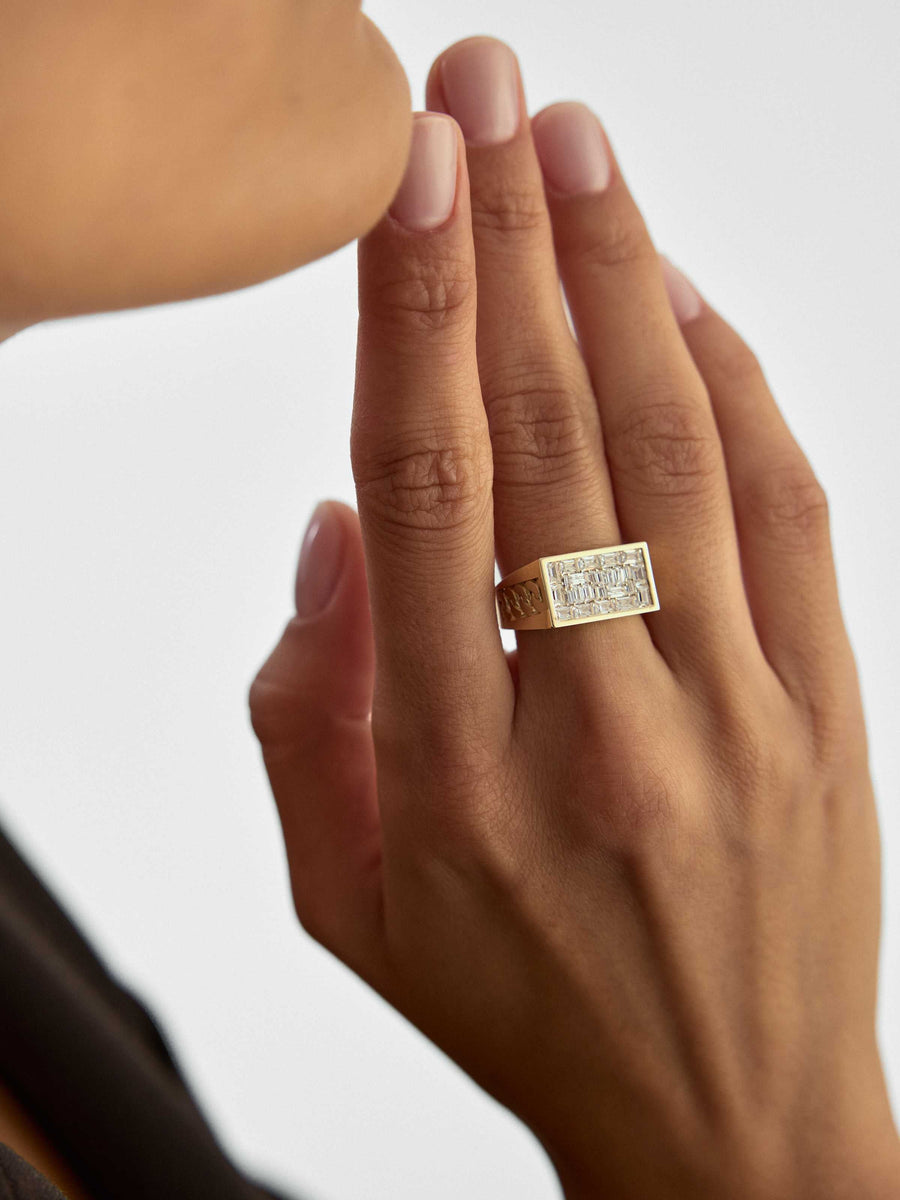 Baguette Stone Chain Motif Ring in 14K Gold