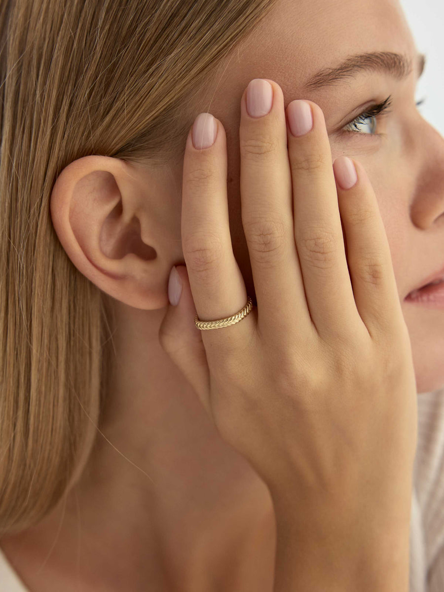 Herringbone Patterned Minimal Ring in 14K Gold