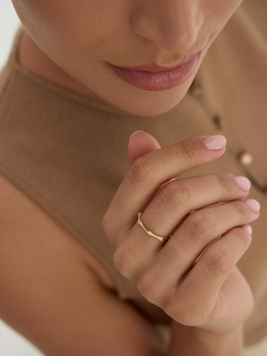 Bambu Form Minimal Ring in 14K Gold