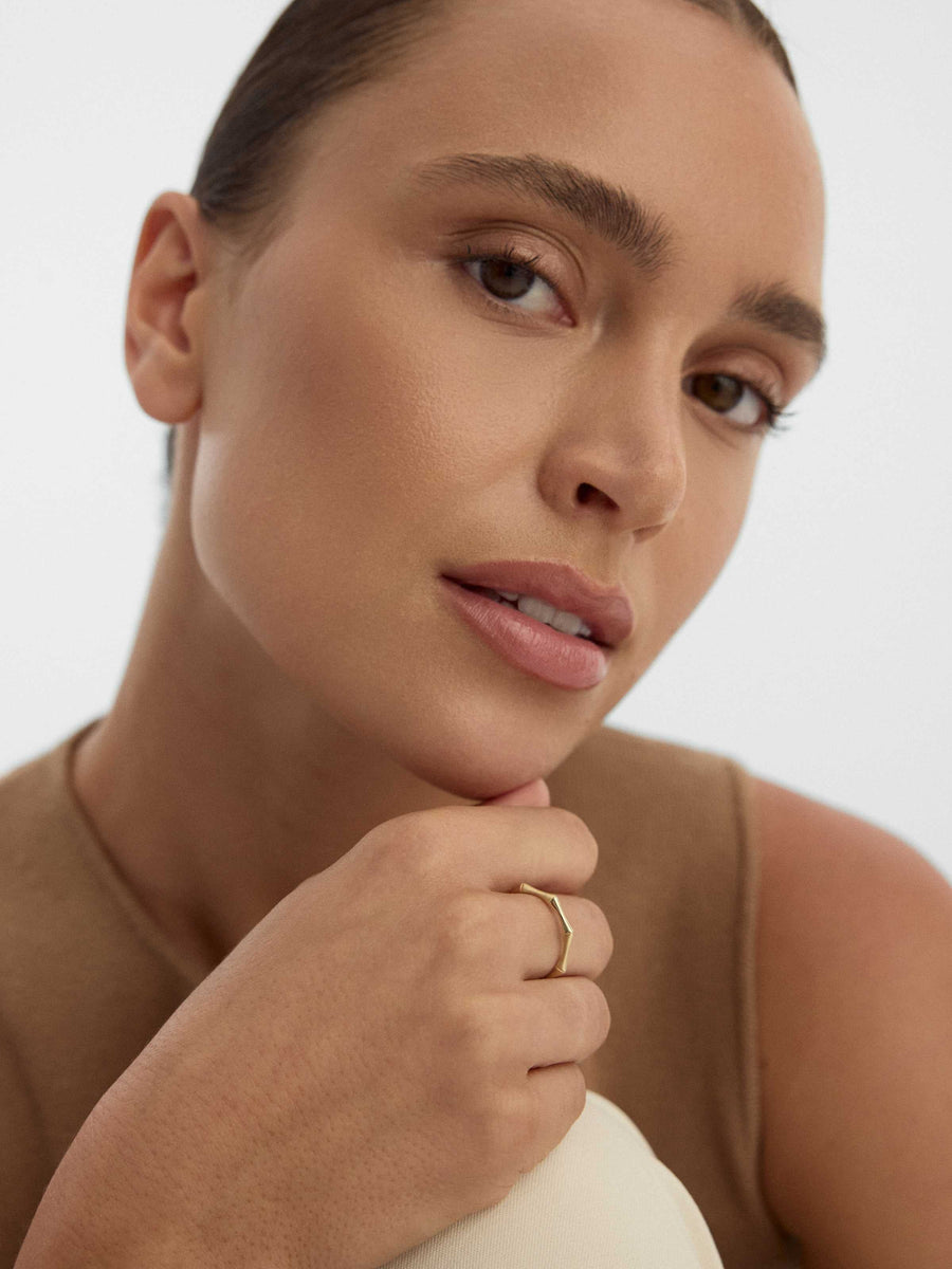 Bambu Form Minimal Ring in 14K Gold