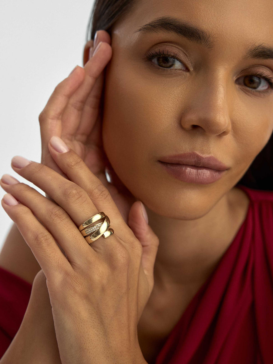 Cross Band Sparkling Ring in 14K Gold