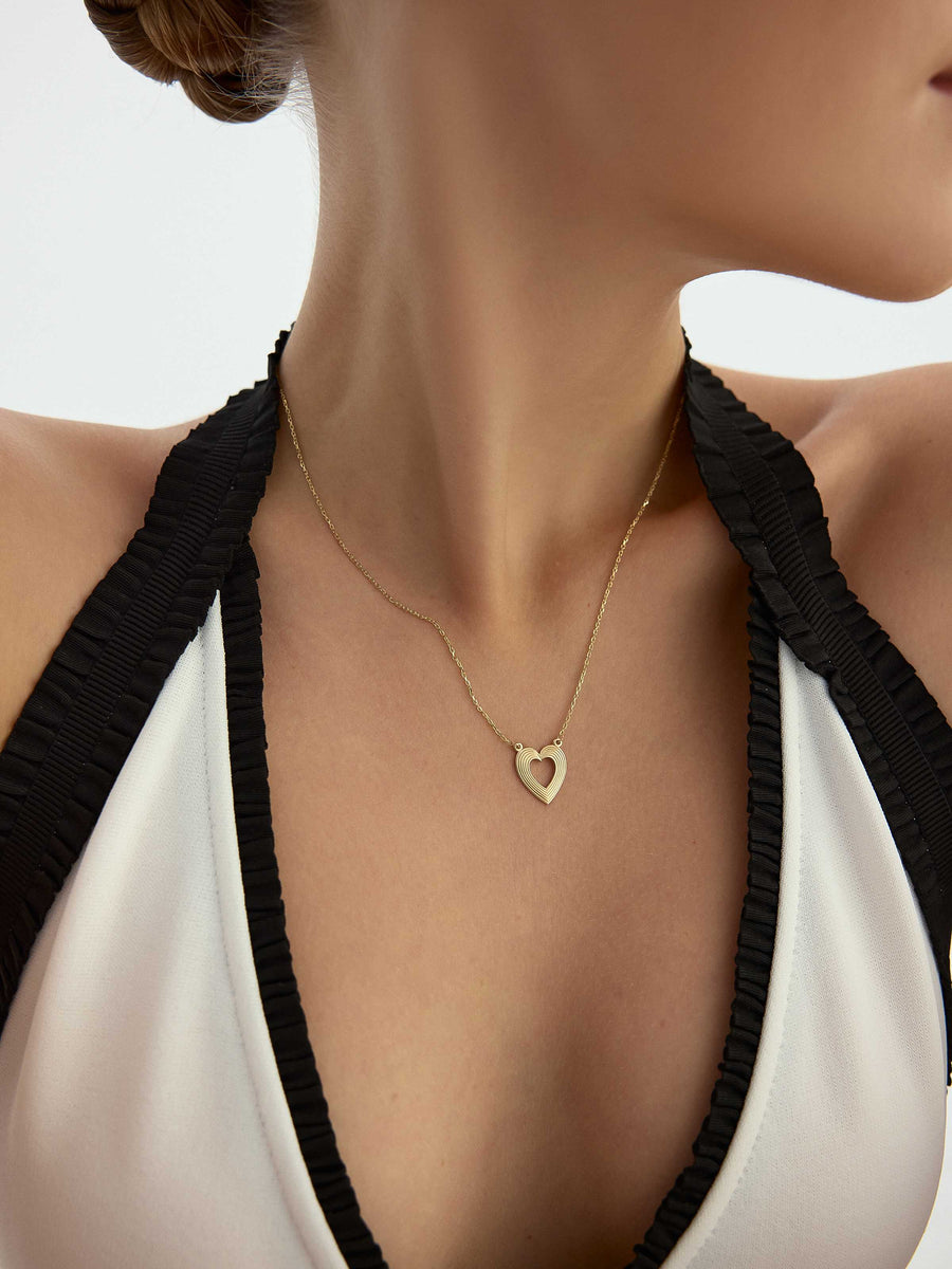 Linear Heart Necklace in 14K Gold